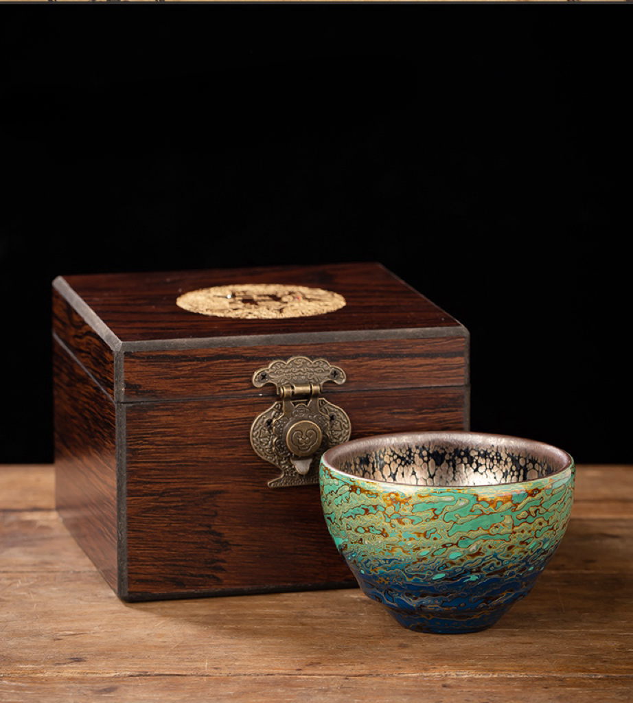Handmade lacquer tea cup with oil droplet spots