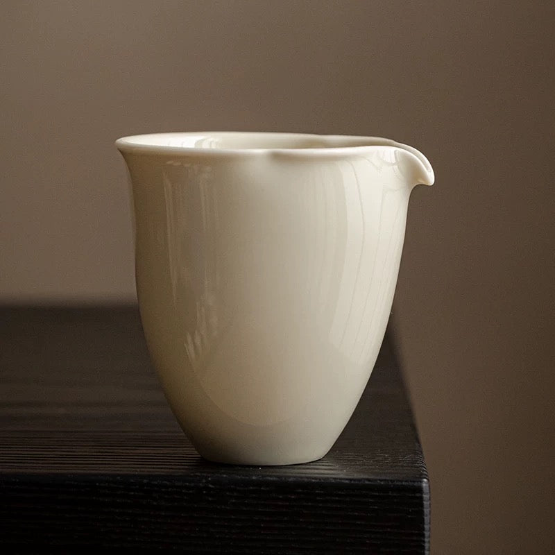 Song Dynasty-style Ding Kiln White Ceramic Teapot – Handmade Large Capacity Teapot with Filter, Retro Gongfu Tea Set for Home Brewing